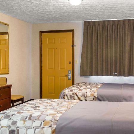 Rodeway Inn & Suites Branford - Guilford Экстерьер фото