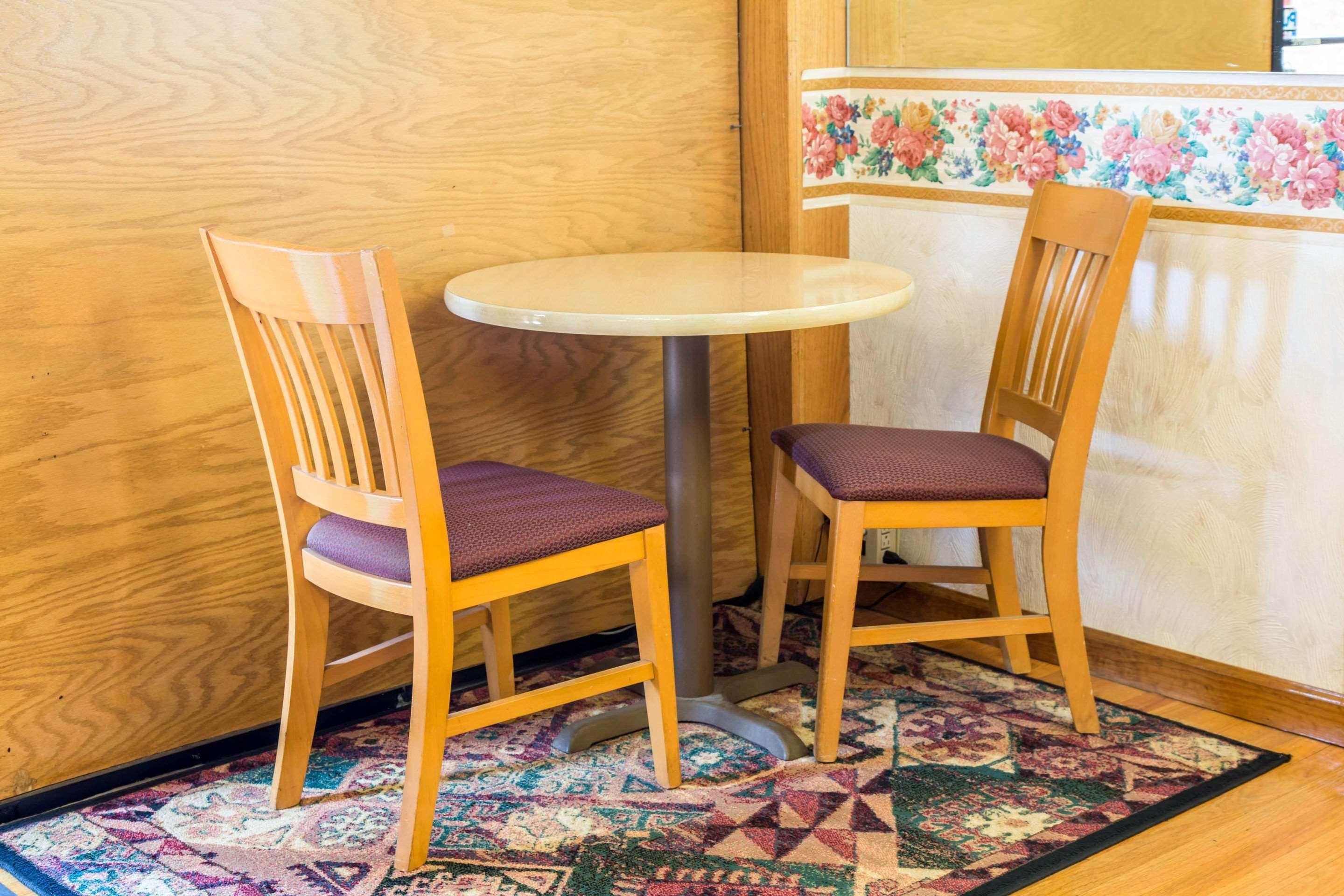 Rodeway Inn & Suites Branford - Guilford Экстерьер фото